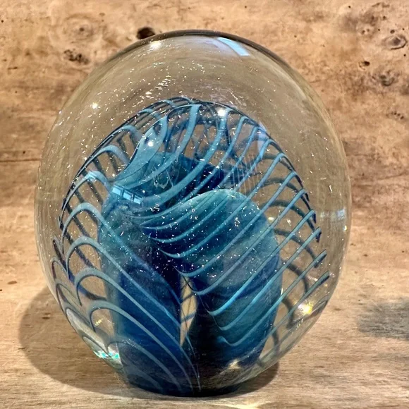 Vintage Robert Eickholt Glass Paperweight 1996 - Picture 2 of 9